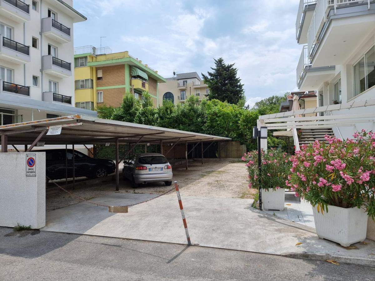 Hotel Kim Rimini Ngoại thất bức ảnh